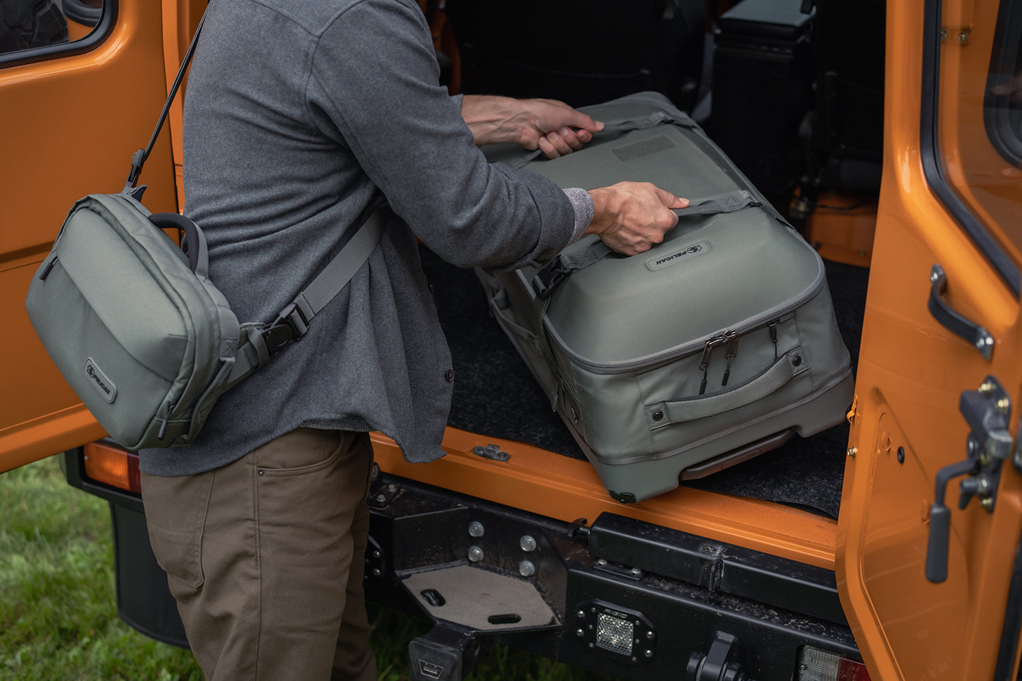 28" Aegis Check-In Rolling Hybrid Duffel