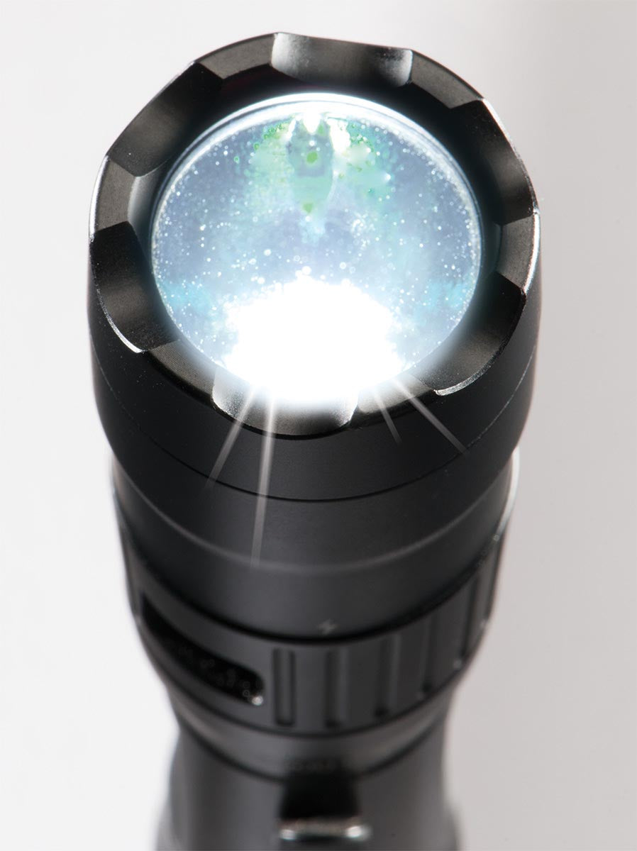7600  Tactical Flashlight